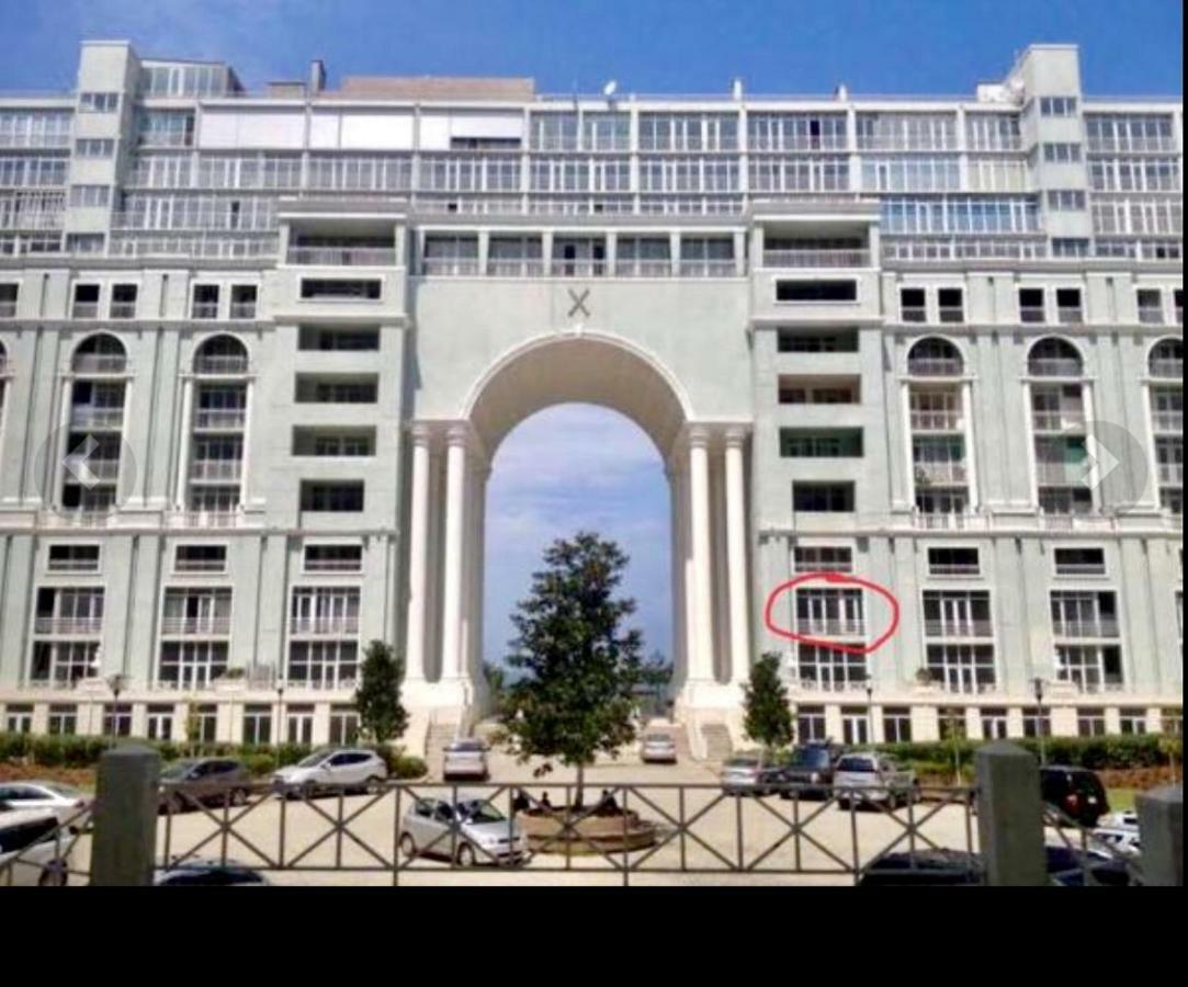 Apartments By The Sea Батуми Экстерьер фото